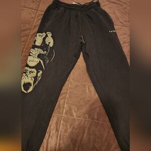 Mens Youngla pants size medium